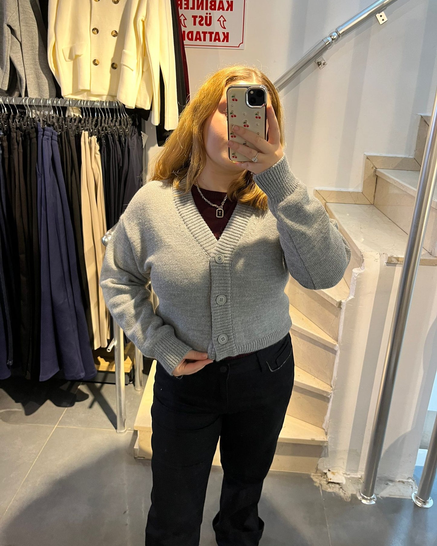 Gri Düğme Detaylı Crop Hırka