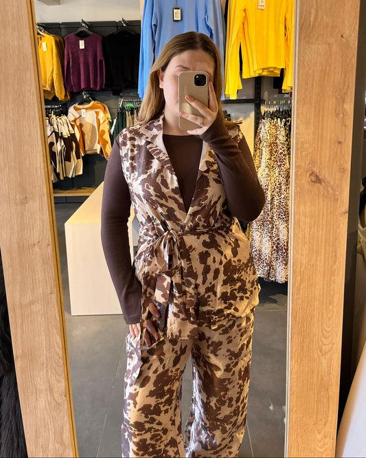 Kahverengi Desenli İkili Yelekli Kadın Takım